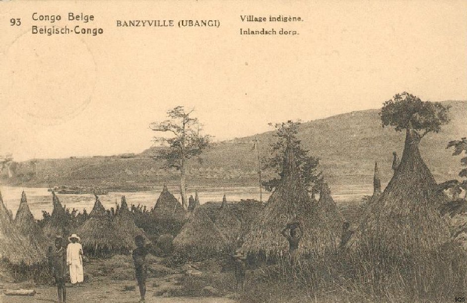 93 Banzyville - (Ubangi) Village indigène
